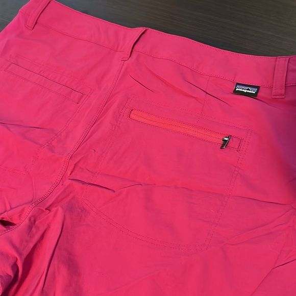 Patagonia quandary shorts. Size 8 pink - Picture 4 of 4